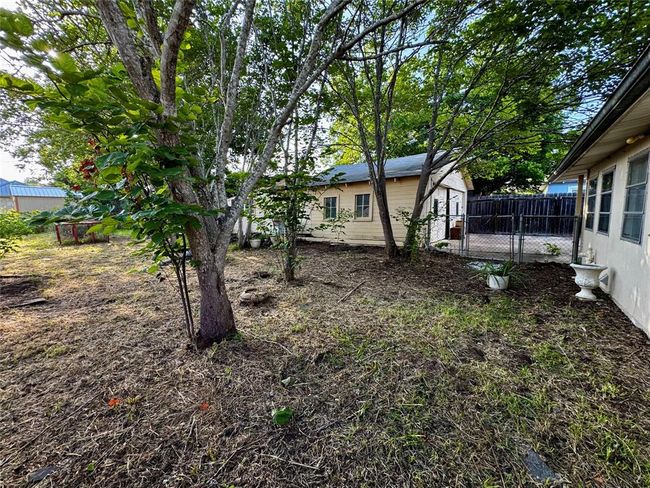 Backyard has plenty of room for gardening. | Image 38