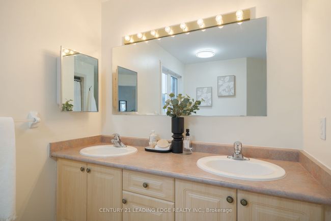 8 Root Cres, House other with 4 bedrooms, 3 bathrooms and 4 parking in Ajax ON | Image 31