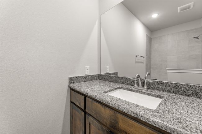 201 Read Ranch-Bathroom-1 | Image 23