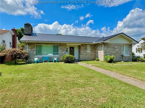 2009 Mount Vernon Ave, Point Pleasant, WV, 25550-1911 | Card Image