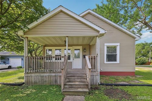 410 Easton St, Gillespie, IL, 62033-1758 | Card Image