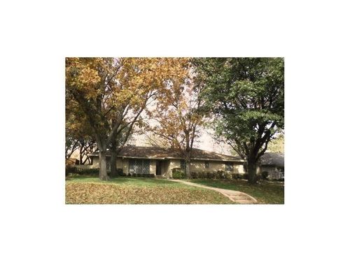 906 Sharpshire St, Grand Prairie, TX, 75050-6302 | Card Image