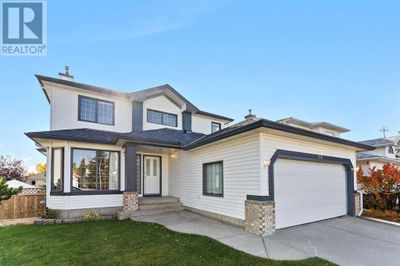 416 Scenic View Bay Nw, House other with 4 bedrooms, 4 bathrooms and 4 parking in Calgary AB | Image 1