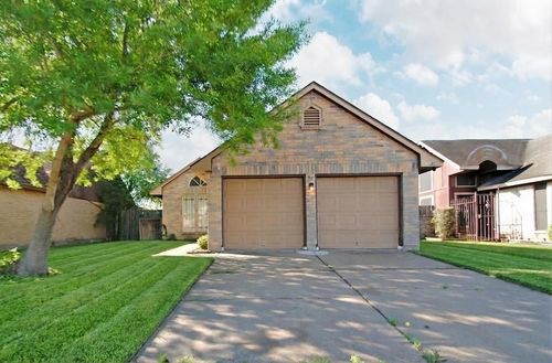 6443 Marinwood Dr, Houston, TX, 77053-4327 | Card Image