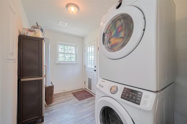 914 Baker Rd, Home with 3 bedrooms, 2 bathrooms and null parking in Rosenberg TX | Image 14