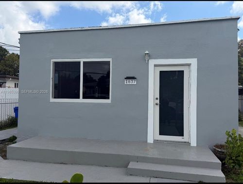 1637 Nw 31st Ave, Miami, FL, 33125-1942 | Card Image