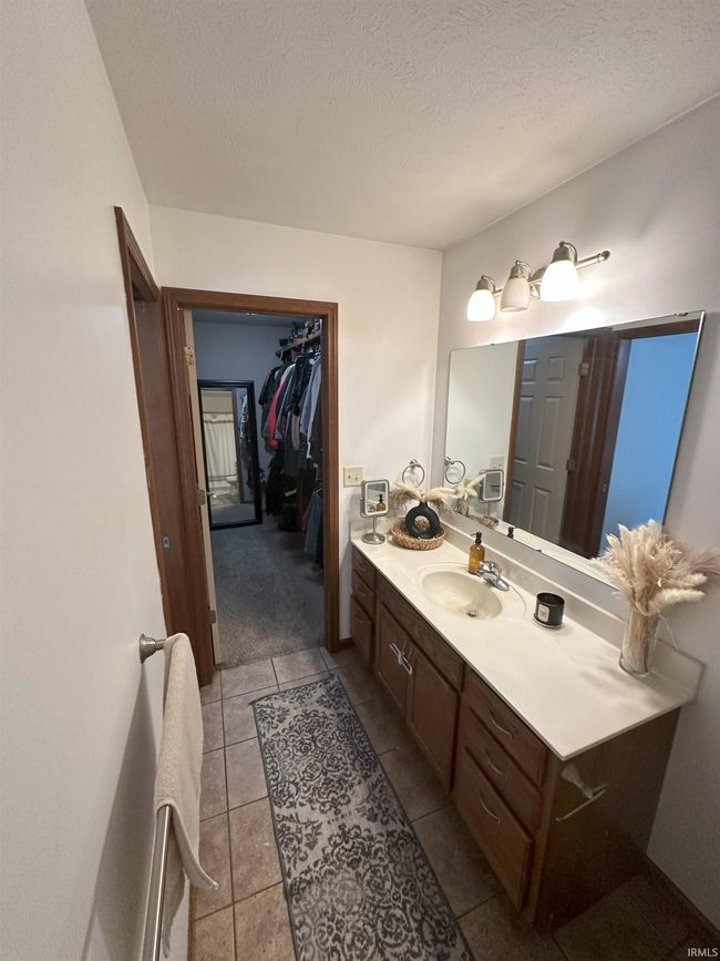26092 State Line Rd, House other with 3 bedrooms, 2 bathrooms and null parking in Elkhart IN | Image 7