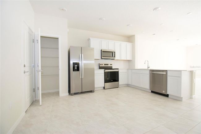 2550 Winsome Way, Townhouse with 3 bedrooms, 3 bathrooms and null parking in DAVENPORT FL | Image 6