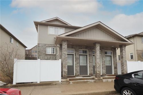 12b-240 Westmeadow Dr, Kitchener, ON, N2N0A1 | Card Image