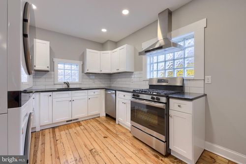 13 E New St, LANCASTER, PA, 17602-2027 | Card Image