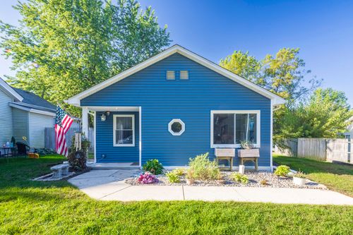 859 Kinsey St, Valparaiso, IN, 46385-5501 | Card Image