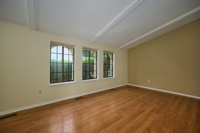 Unfurnished room with baseboards | Image 4