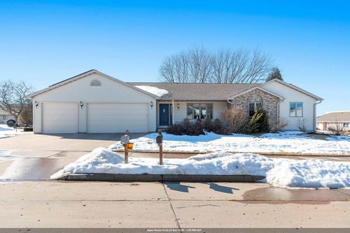 2933 Southbreeze Court, KAUKAUNA, WI, 54130 | Card Image