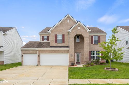 2502 Creekland Dr, Columbus, IN, 47201-0076 | Card Image