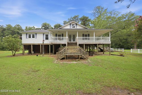 205 Streets Ferry Rd, Vanceboro, NC, 28586-8306 | Card Image