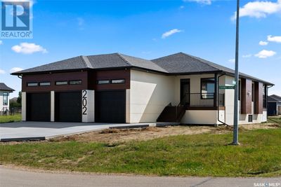 202 Fairway Rd, House other with 5 bedrooms, 3 bathrooms and null parking in Emerald Park SK | Image 3