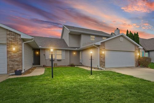 3915 Aberdeen Dr, Champaign, IL, 61822-8574 | Card Image