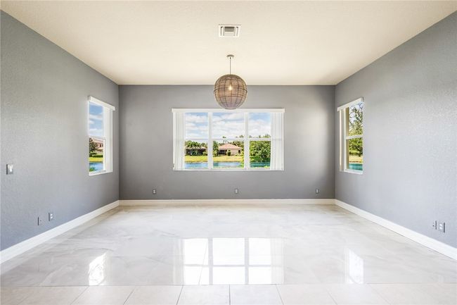 Great Room with Lake Views | Image 14