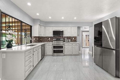 3025 Tres Logos Lane, Dallas, TX, 75228 | Card Image