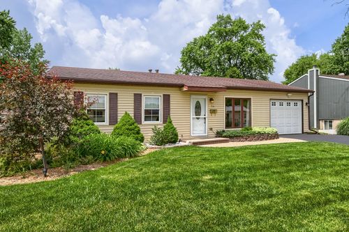 714 Sunset Cir, Streamwood, IL, 60107-1738 | Card Image