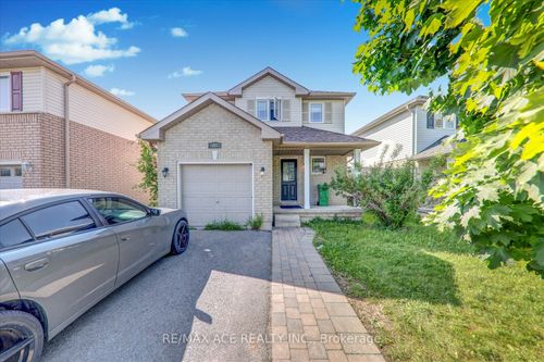 303 Spillsbury Dr, Peterborough, ON, K9K2S1 | Card Image