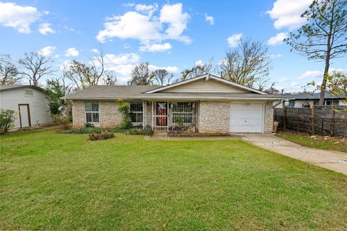 5103 Stone Gate Dr, Austin, TX, 78721-1611 | Card Image