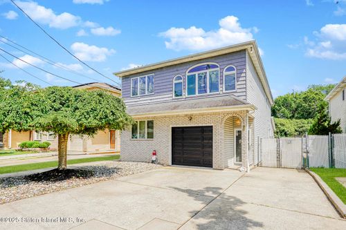 90 Hawley Ave, Staten Island, NY, 10312-3911 | Card Image
