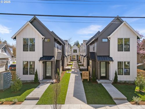 6008 Ne Mason St, Portland, OR, 97218-2216 | Card Image