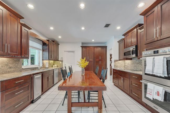 7340 Sw 123 Rd Ter, House other with 5 bedrooms, 3 bathrooms and null parking in Pinecrest FL | Image 7