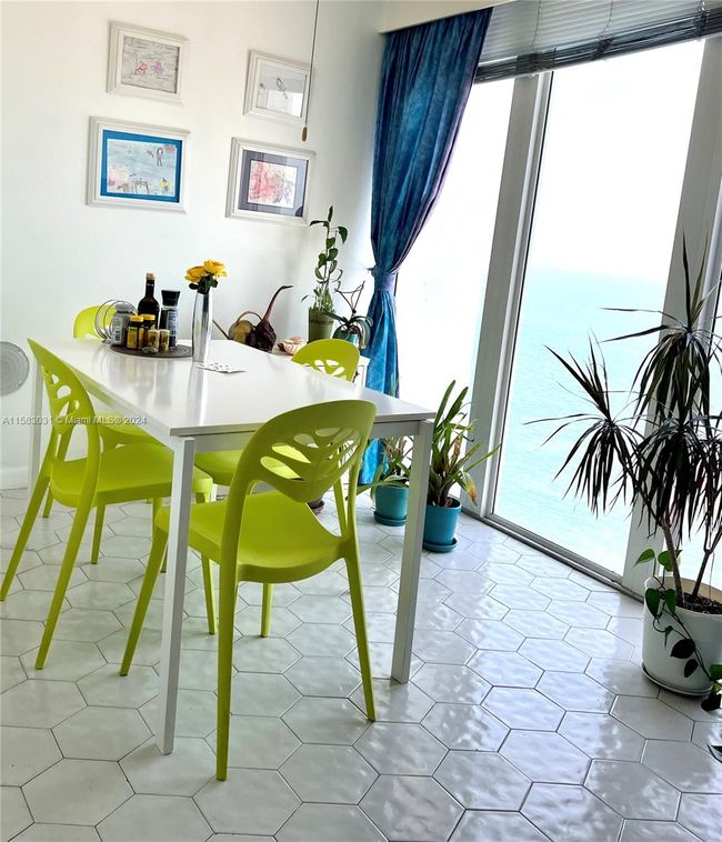 APT-23B - 881 Ocean Dr, Condo with 2 bedrooms, 2 bathrooms and null parking in Key Biscayne FL | Image 6