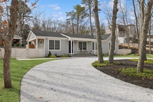 6 Landing Rd, Hampton Bays, NY, 11946-1211 | Card Image
