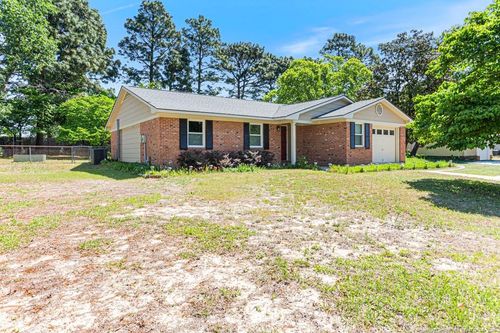 5714 Crenshaw Dr, Hope Mills, NC, 28348-2212 | Card Image