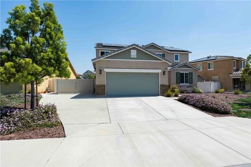 24770 Quenada Dr, Moreno Valley, CA, 92551-4098 | Card Image