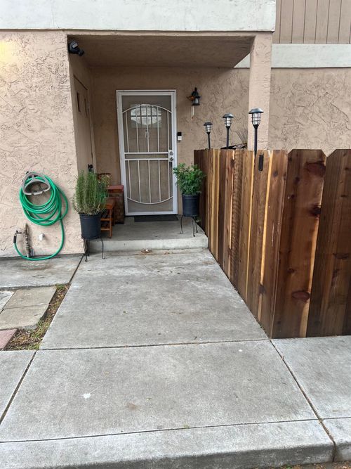 unit-7-33 Deer St, Salinas, CA, 93906-4062 | Card Image
