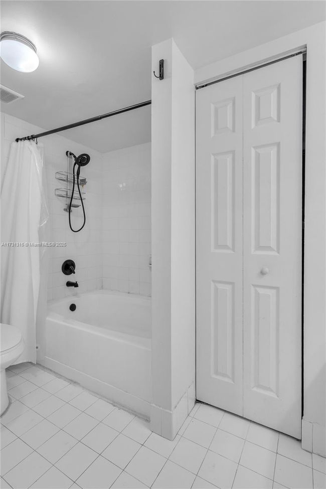 APT-206 - 12142 Saint Andrews Pl, Condo with 3 bedrooms, 2 bathrooms and null parking in Miramar FL | Image 12