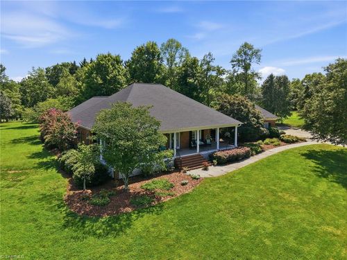 3922 Old Berkshire Dr, Browns Summit, NC, 27214-9573 | Card Image