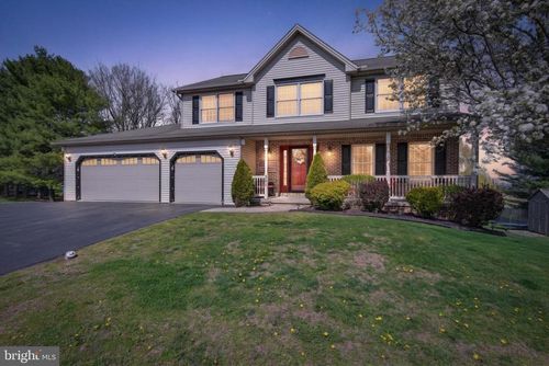 381 Benyou Ln, NEW CUMBERLAND, PA, 17070-3075 | Card Image