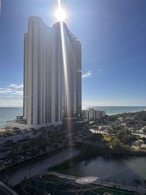 605-15811 Collins Ave, Sunny Isles Beach, FL, 33160-4883 | Card Image