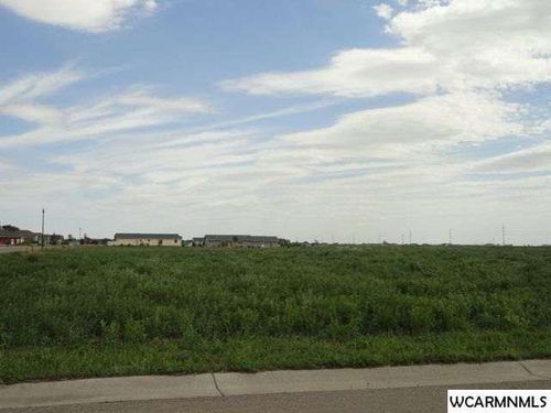 611 Andrew St, Marshall, MN, 56258 | Card Image
