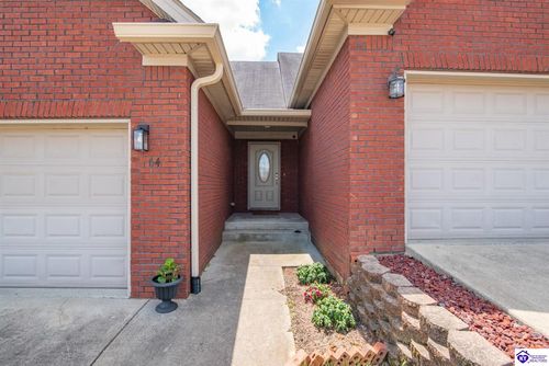 114 Twin Lakes Dr, Vine Grove, KY, 40175-8412 | Card Image