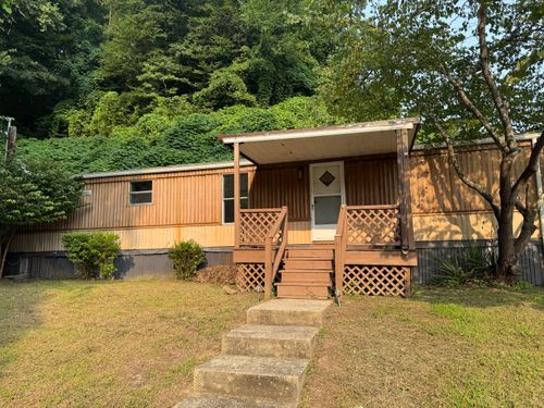 365 Quicksand Rd, Jackson, KY, 41339-9665 | Card Image