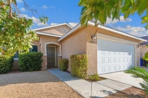 12050 Goldoak Ct, Victorville, CA, 92392 | Card Image