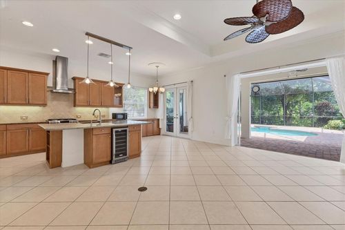 7236 Lismore Ct, LAKEWOOD RANCH, FL, 34202-7936 | Card Image