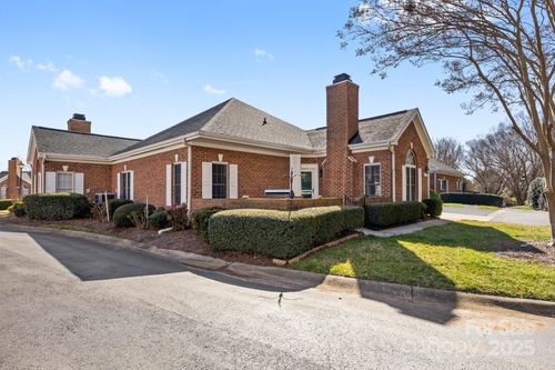 8328 Highland Glen Dr, Charlotte, NC, 28269-6111 | Card Image