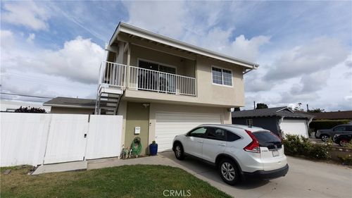a-24220 Censor Ave, Harbor City, CA, 90710-1718 | Card Image