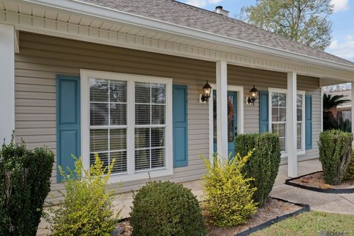 30863 Meadow Wood Blvd, Denham Springs, LA, 70726-2747 | Card Image
