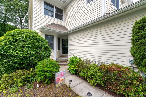 401-401 Glenwood Dr, Briarcliff Manor, NY, 10510-2058 | Card Image