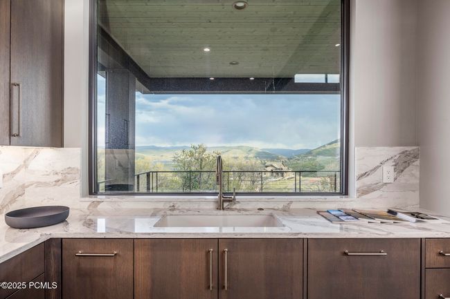 1817 W Skyridge Dr, Home with 5 bedrooms, 6 bathrooms and null parking in Mayflower Mnt UT | Image 18