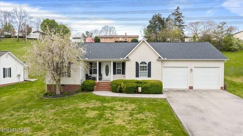 122 Michael Ln, Jacksboro, TN, 37757-2331 | Card Image