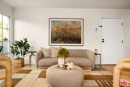 112-14727 Magnolia Boulevard, Sherman Oaks, CA, 91403 | Card Image